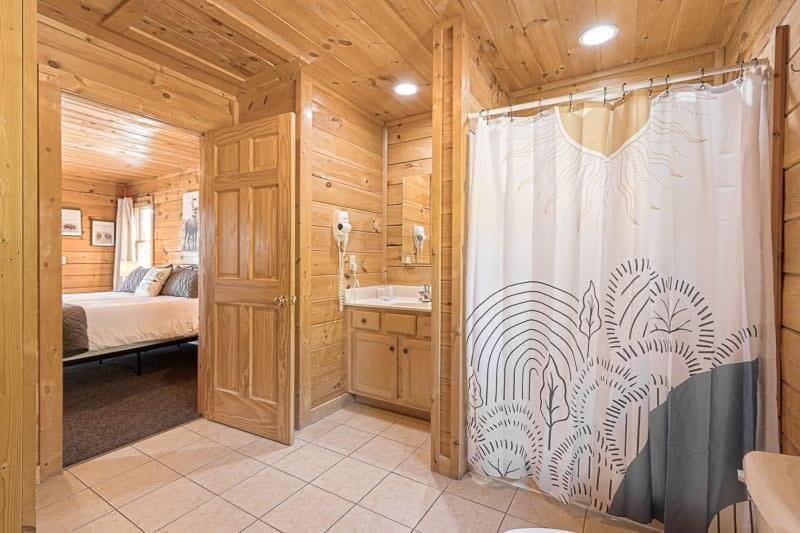 Movie Theater Hot Tub View Mountain Escape Villa Gatlinburg Exterior photo